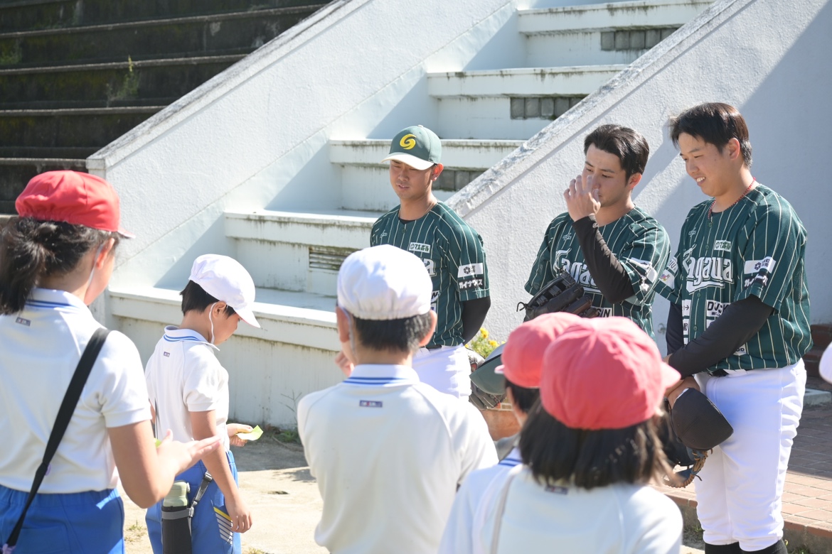 直島小学校にて野球教室を開催